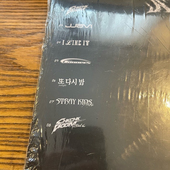 Stray Kids ATE (Chk Chk Version) 9th Mini Album - Picture 6 of 9